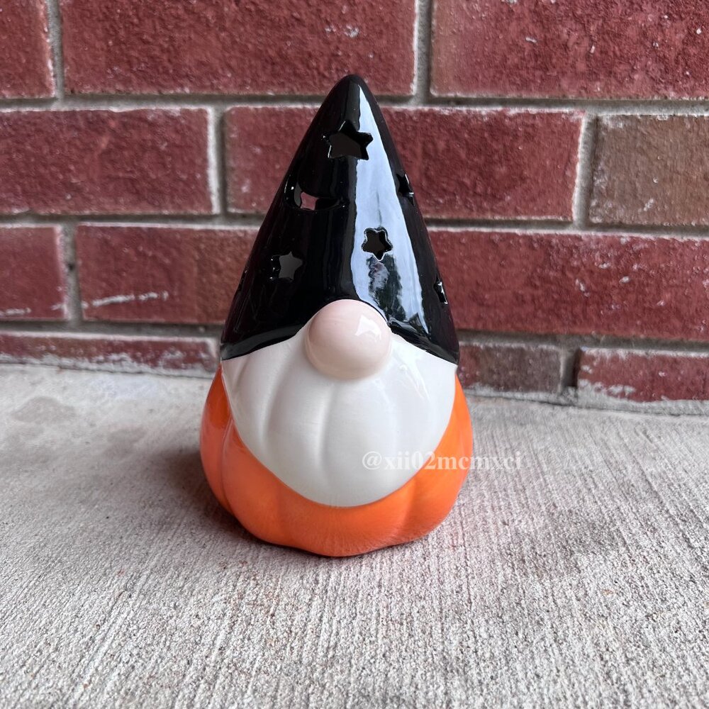 BULLSEYE PLAYGROUND PRE LIT BLACK CERAMIC GNOME
